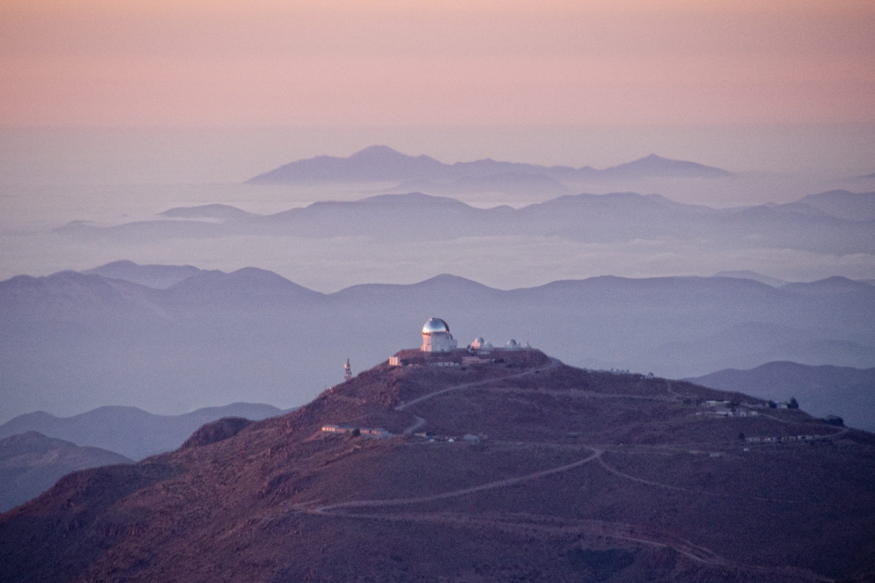 The Cerro Tololo Inter-American Observatory. Photograph by Dennis Crabtree, 2008. CC BY-NC-ND 2.0.